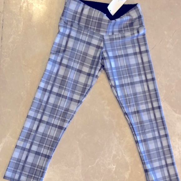 Strut This Flywheel Brand New Capri Leggings - Picture 2 of 4